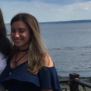 Meet your Posher, Cristina